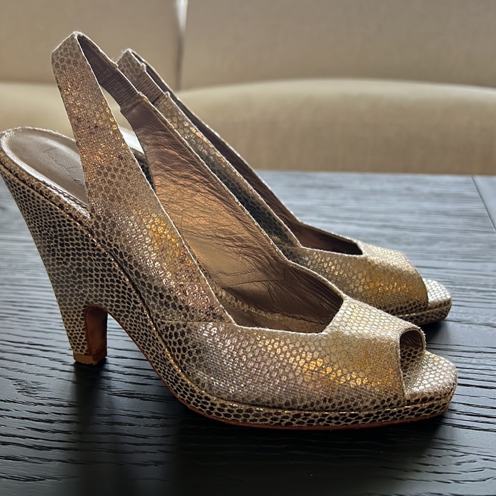 Nicole Miller Collection Gold Shimmer Snakeskin like Heels